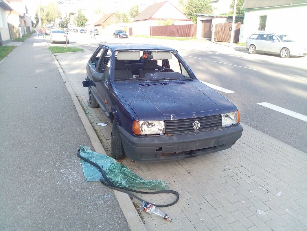 Pamestos auto pārvietos uz speciālu stāvvietu  