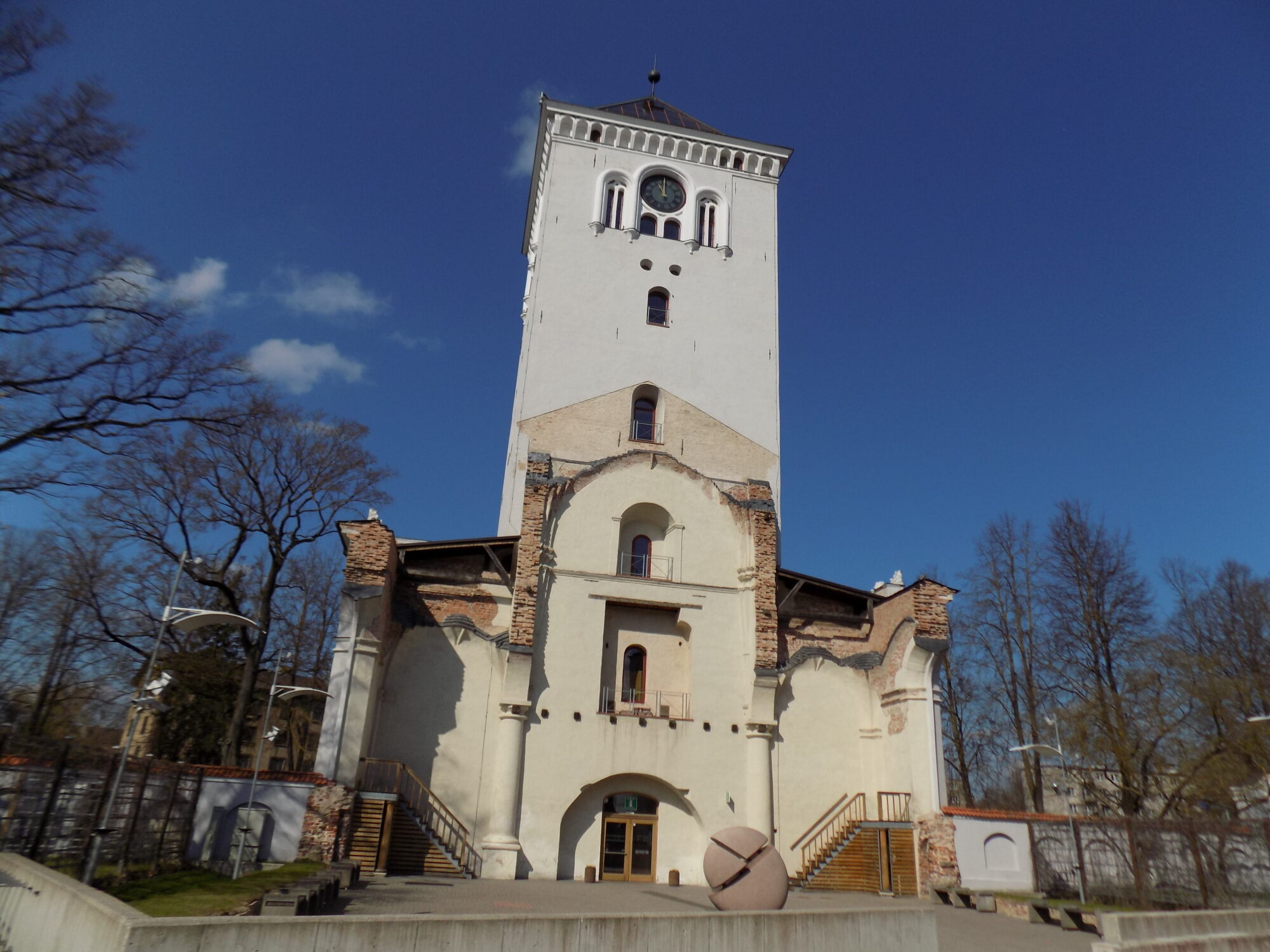 Ceturtdiena būs silta un saulaina