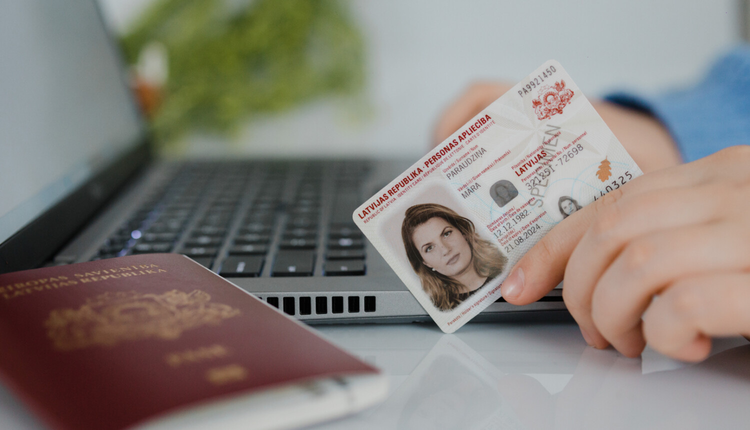 Tuvojoties pašvaldības domes vēlēšanām, aicina pārliecināties par pases un personas apliecības derīguma termiņu