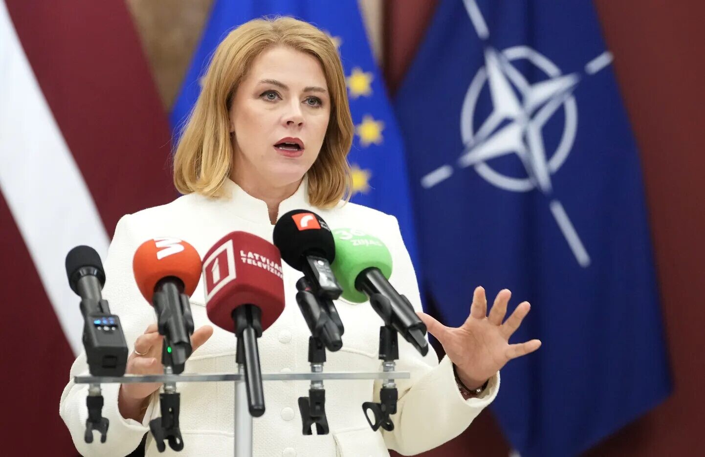 Siliņa demisionē; atstādina KNAB aizturēto zemkopības ministru